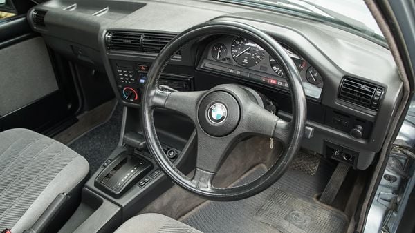 1989 BMW 320i E30 For Sale (picture :index of 56)