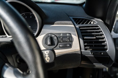 2005 BMW Z4 2.2i SE à venda (imagem 32 de 101)