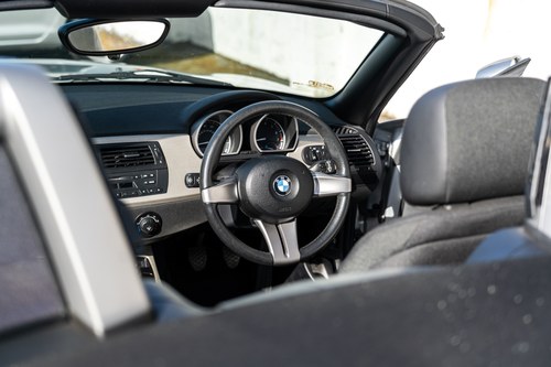 2005 BMW Z4 2.2i SE à venda (imagem 26 de 101)