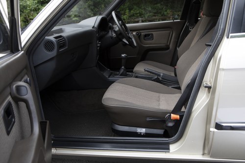 1986 BMW 320i (E30) à vendre (picture 54 of 202)