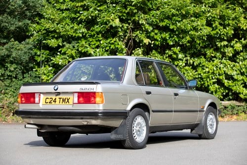 1986 BMW 320i (E30) à vendre (picture 10 of 202)