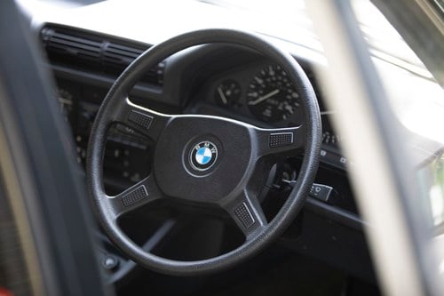 1986 BMW 320i (E30) à vendre (picture 34 of 202)