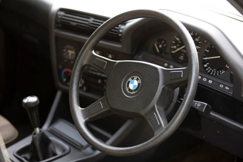 1986 BMW 320i (E30) à vendre (picture 30 of 202)