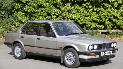 1986 BMW 320i (E30)