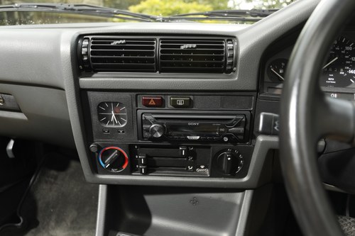 1990 BMW 325i (E30) Convertible In vendita (immagine 65 di 170)