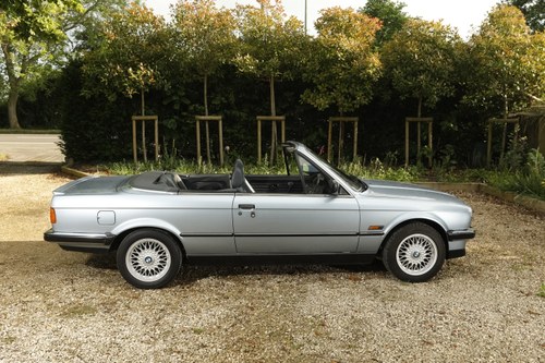1990 BMW 325i (E30) Convertible In vendita (immagine 32 di 170)