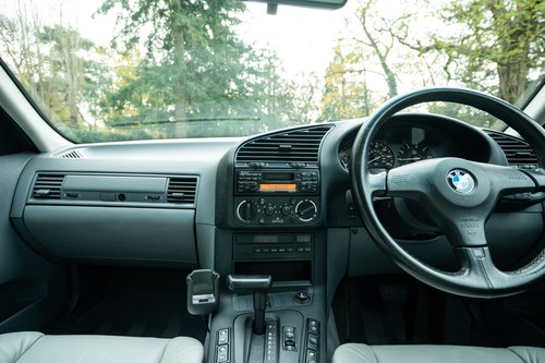 1994 BMW 318i SE (E36) Te koop (foto 35 van 121)