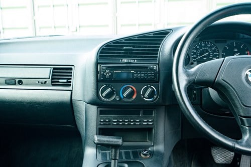 1995 BMW E36 325 TDS SE En venta (imagen 32 de 114)