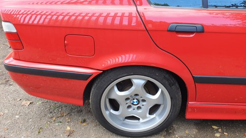 NO RESERVE - 1997 BMW M3 Evolution – 4 door manual (E36) zum Verkauf (Bild 14 von 95)