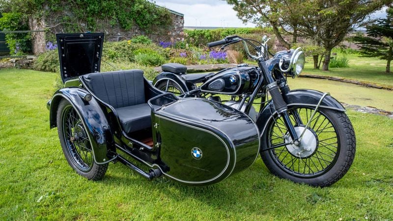 1953 BMW R68 with Royal sidecar For Sale (picture 1 of 149)