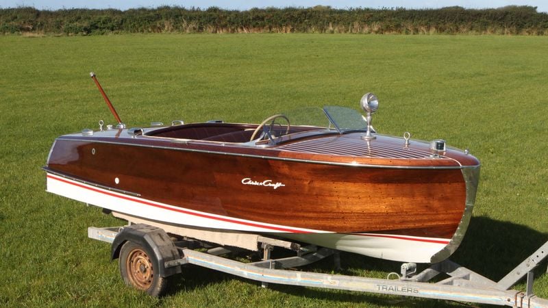 1951 Chris Craft Riviera 18 ft Speed Boat “Tosca” For Sale (picture 1 of 21)
