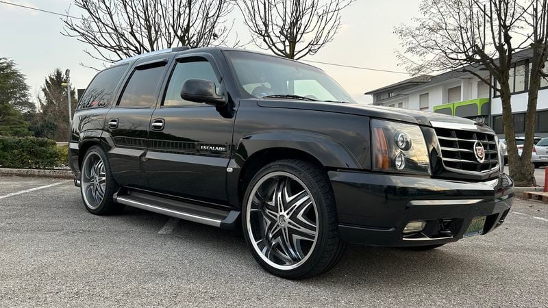2002 Cadillac Escalade 6-litre V8 SWB (2nd generation) For Sale (picture 1 of 173)