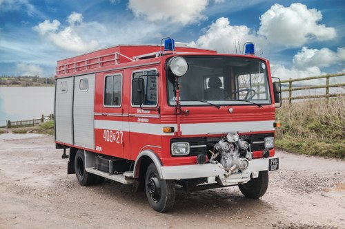 1975 Mercedes-Benz LPK608 Fire Engine Bar & Camper Conversion In vendita (immagine 1 di 147)