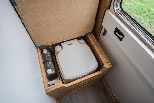 1975 Mercedes-Benz LPK608 Fire Engine Bar & Camper Conversion In vendita (immagine 61 di 147)