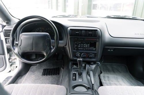 1997 Chevrolet Camaro RS LHD In vendita (immagine 33 di 118)