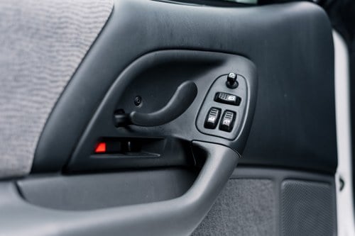 1997 Chevrolet Camaro RS LHD In vendita (immagine 50 di 118)