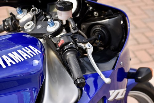 1999 Yamaha YZF-R1 In vendita (immagine 124 di 134)