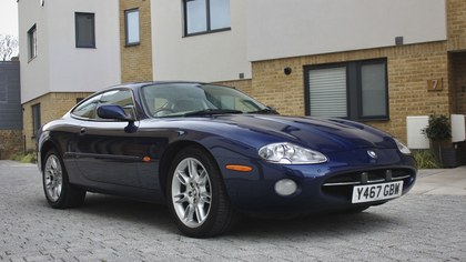 2001 Jaguar XK8 Coupe