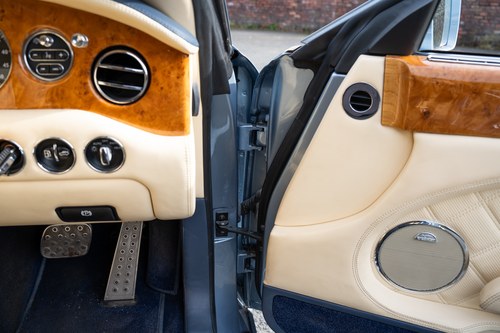 2011 Bentley Azure T à vendre (picture 77 of 198)