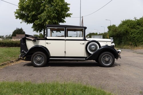 1991 Car Bodies Landaulette In vendita (immagine 2 di 201)