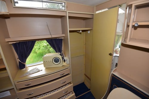 1972 Carlight Continental four-berth caravan For Sale (picture 30 of 80)