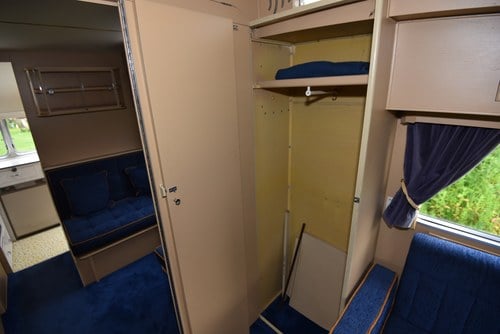 1972 Carlight Continental four-berth caravan For Sale (picture 31 of 80)