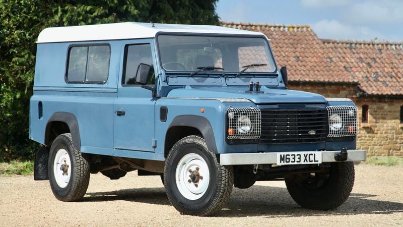 1994 Land Rover Defender 110 For Sale (picture 1 of 140)