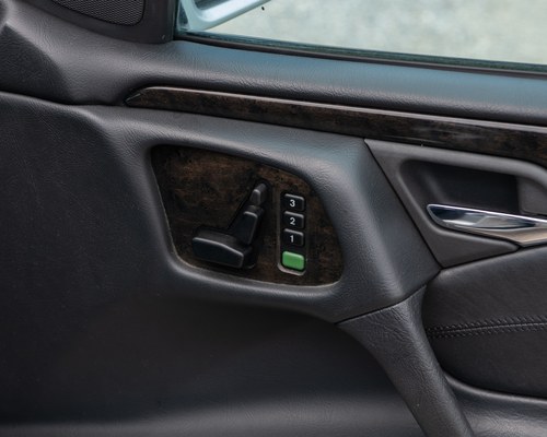 1997 Mercedes-Benz E55 AMG (W210) à vendre (picture 36 of 110)