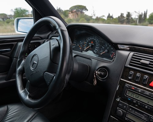 1997 Mercedes-Benz E55 AMG (W210) à vendre (picture 23 of 110)