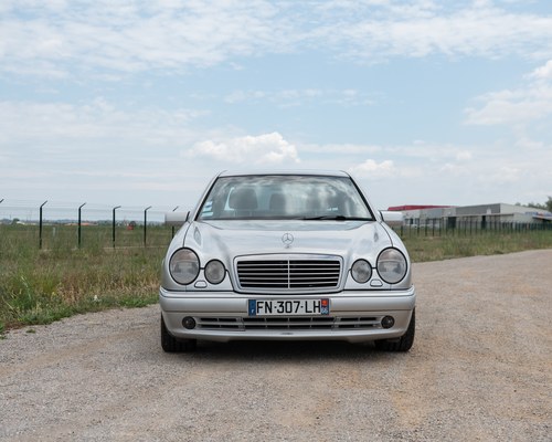1997 Mercedes-Benz E55 AMG (W210) à vendre (picture 3 of 110)