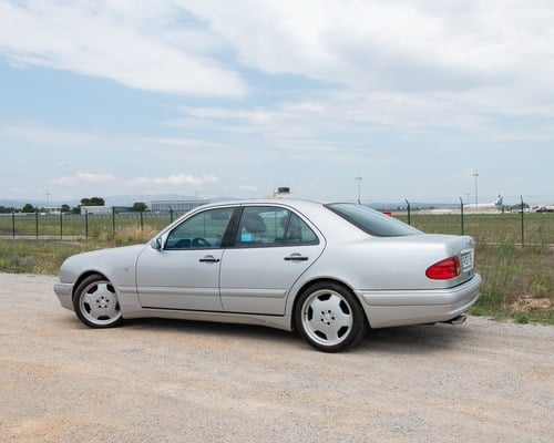1997 Mercedes-Benz E55 AMG (W210) à vendre (picture 8 of 110)