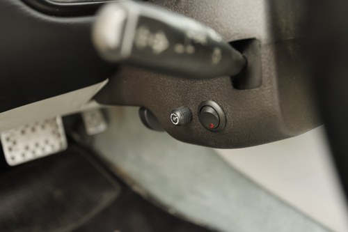 2001 Aston Martin DB7 V12 Vantage LHD For Sale (picture 125 of 242)