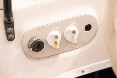 1995 Chris-Craft Vision 2000 leisure boat with trailer zum Verkauf (Bild 17 von 36)