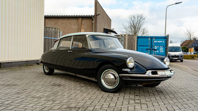 1958 Citroën DS19 For Sale (picture 1 of 118)