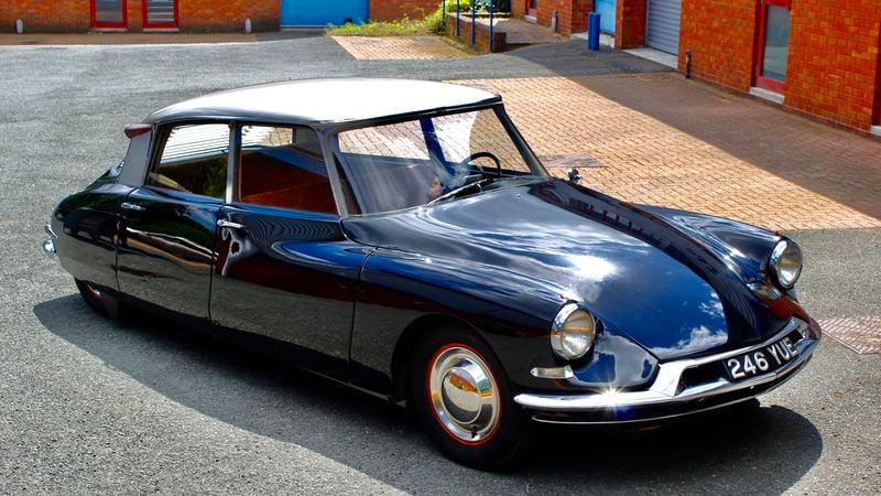 1958 Citroën DS19 For Sale (picture 1 of 117)