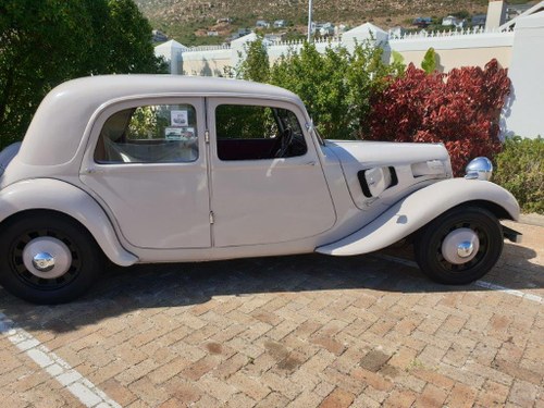 1947 Citroen Traction Avant "Light 15" zum Verkauf (Bild 37 von 55)