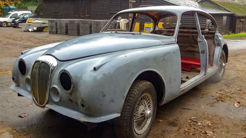 1965 Daimler 250 Saloon Project For Sale (picture 1 of 105)