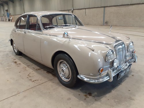 1969 Daimler 250 V8 In vendita (immagine 1 di 111)