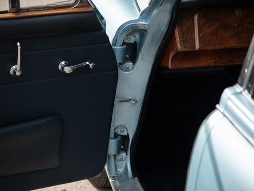 1968 Daimler 250 V8 à vendre (picture 70 of 303)