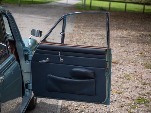 1968 Daimler 250 V8 à vendre (picture 56 of 303)