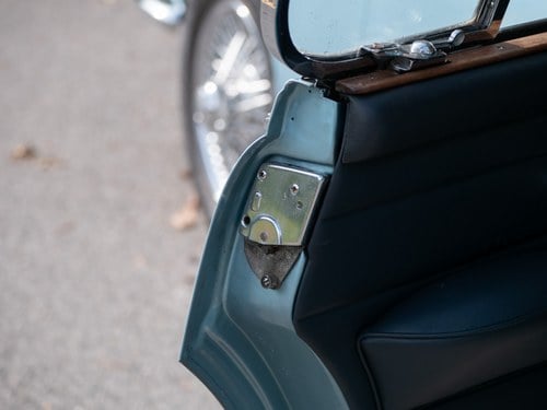 1968 Daimler 250 V8 à vendre (picture 94 of 303)