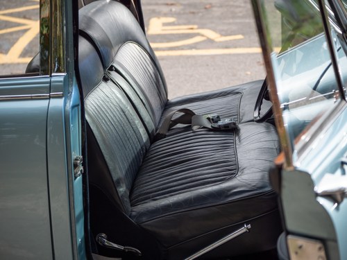 1968 Daimler 250 V8 à vendre (picture 39 of 303)