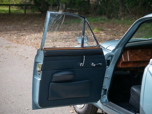 1968 Daimler 250 V8 à vendre (picture 65 of 303)