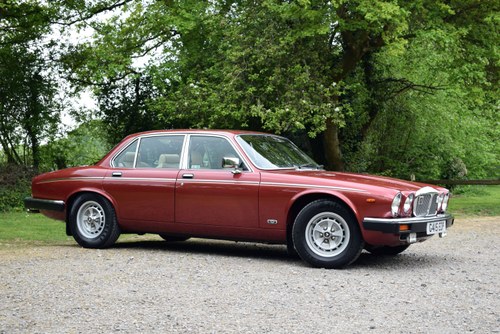 1989 Daimler Double Six à vendre (picture 2 of 142)