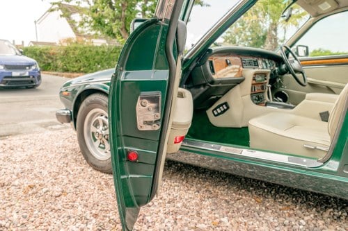 1991 Daimler Double Six Te koop (foto 40 van 240)