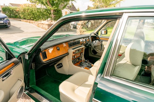 1991 Daimler Double Six Te koop (foto 28 van 240)