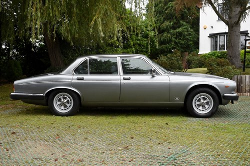 1991 Daimler Double Six Te koop (foto 11 van 193)