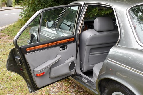 1991 Daimler Double Six Te koop (foto 45 van 193)