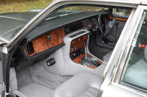 1991 Daimler Double Six Te koop (foto 23 van 193)