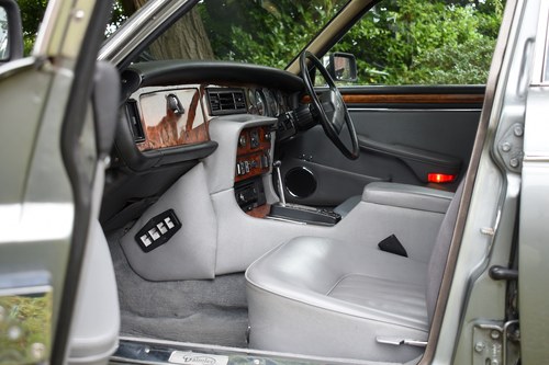 1991 Daimler Double Six Te koop (foto 30 van 193)